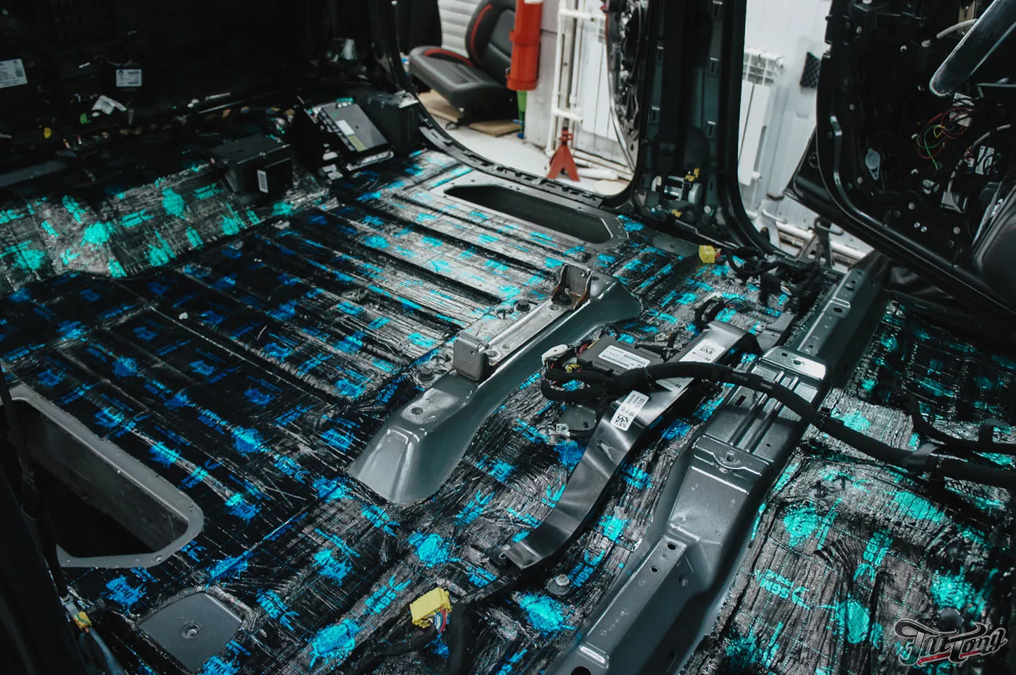 Усовершенствовали еще один RAM TRX, часть 1: комплексная шумоизоляция и новая акустическая система